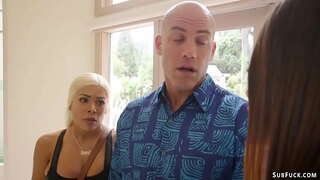 Big tits kakaho te taahiraa whaea Luna Star whiwhi whero fucked i tona hoa hou Derrick Werohia na herea ana ia goth teen Avi te Aroha, me te fucks me te waxes ia