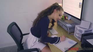 Virgin Tocilar Sora Găsește Fratele lui Cocoș Interesant