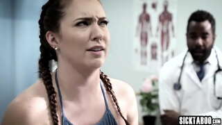 Hot babe Maddy O Reilly tešil hardcore mačička kurva