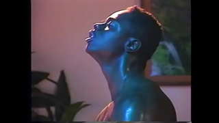 Nice punda redhead babe sucks na fucks big black dick katika kitanda hardcore