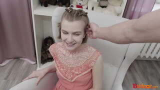 18videoz - олар POV-стилі, ол оған үлкен сезімтал Минет