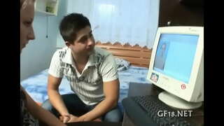 Gadno riba podigne duge noge.