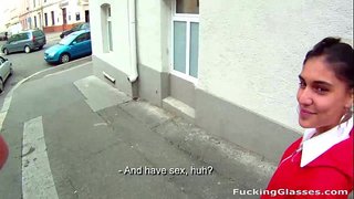 Γυαλιά - Βαρεθεί cutie Amala γάμησε για τα μετρητά