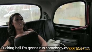 Ingens juggs Ava mandet mutata subactis, cum auriga ad backseat eius cab