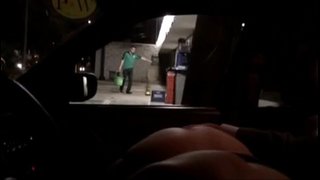 Kim Exhibicionista mostrando el culo a estra&amp;Mu Uzduzlar; os en el Avto M &amp; Drive;xico DF