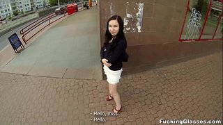 Proklete naočale - ona ga je htjela osjetiti moj penis unutar