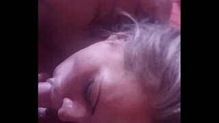 Mexicana madura rubia nalgona tragando sêmen