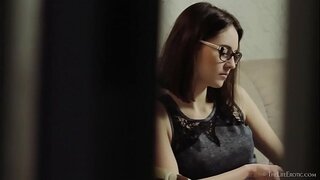 Тина М шпионить өсөн маре шад