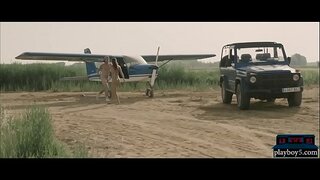 Шпански MILF бебе лета со авион и ебе