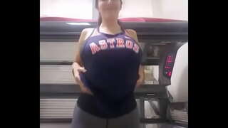 Stara kurba in busty