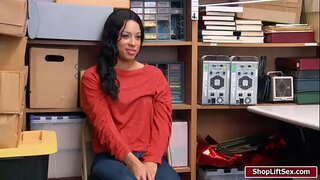 ���ल. पी. recovers चोरी आइटम र त्यसपछि fucks shoplifter