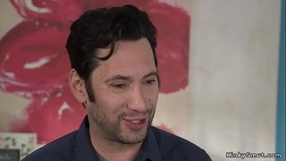 Ex bf sätta sin sexiga brunett flickvän i bunden och piskad och anal knullade henne