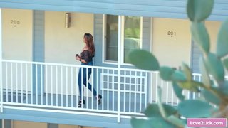 Stepmom manje l ' madivin ke stepdaughters pwal sou tout kò vajen