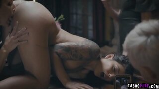 Gina chòrd e ris a bhith toilichte le Reagan