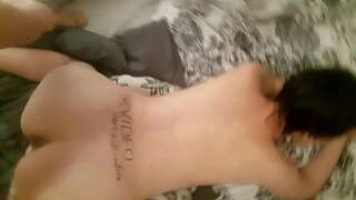 Slutty supruga želi da se sperma na magarca.