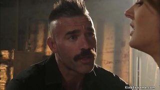 Majstro Charles Dera vipoj gagged malgranda tits bruna sklavo Zoe Sparx tiam en amaso ŝoforo pozicio bangs ŝia pussy kun granda koko en dungeon