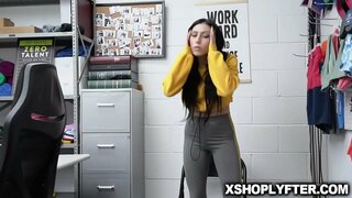 Молоденькая brunette Джьюди Джоли меорад дикую порку худро тугую киску аз посбон аз пушти