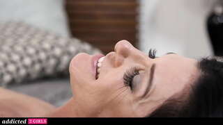 ƭ�骤-妈妈乱搞她的女同性恋的继女